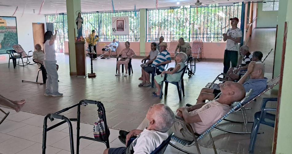 Música, alegría y movimiento para los mayores de Chimichagua