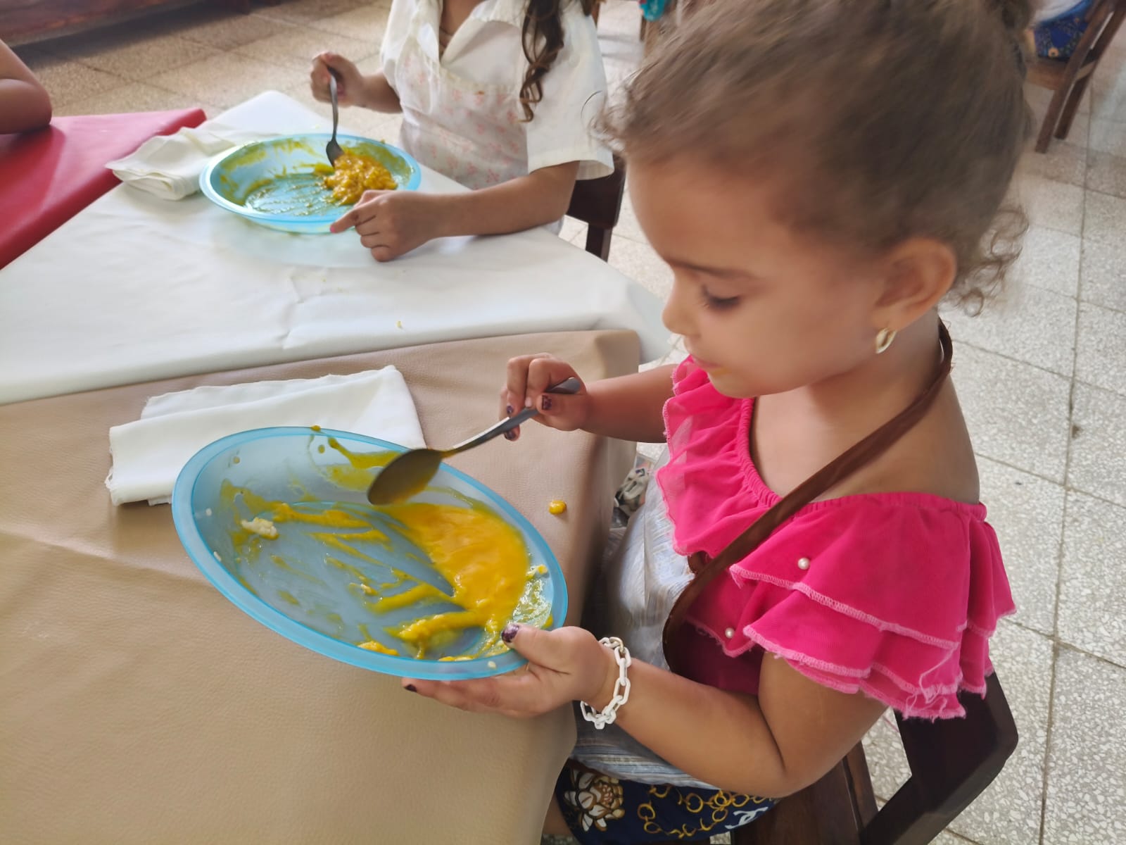Ninguna mesa vacía: solidaridad con las familias más golpeadas de Holguín (Cuba)