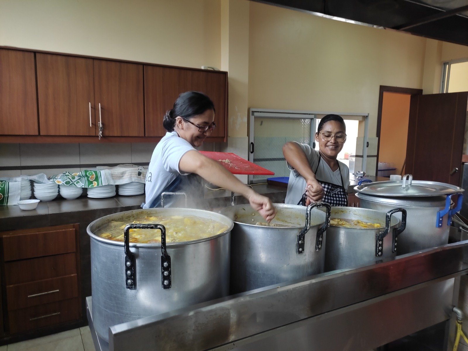 Comedor 5 Panes: Aulas que transforman realidades (Campaña Colegios Santa Ana)